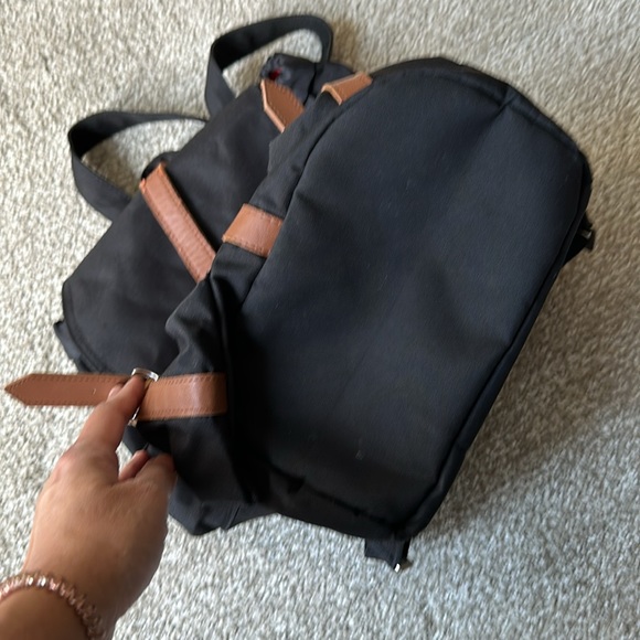 Herschel backpack. - Picture 2 of 4